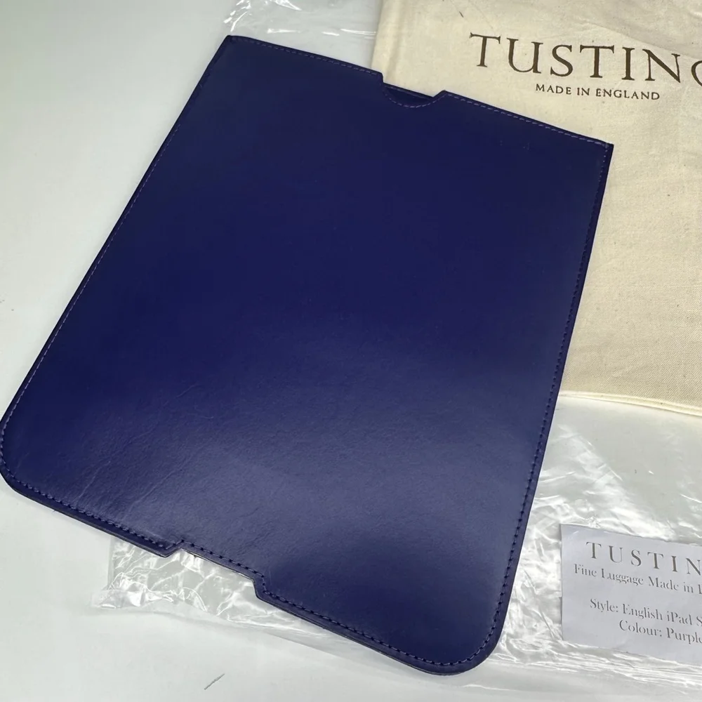 New Levenger by Tusting Fine Leather English iPad Sleeve Case Pouch (Purple)